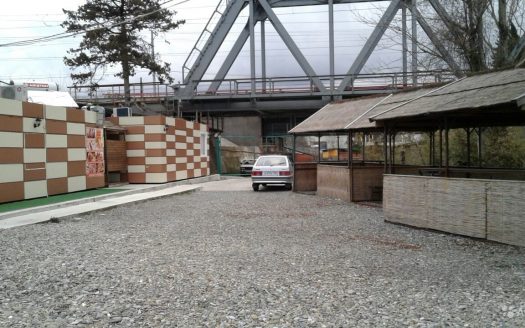 Оборудованный пляж с кафе в Сочи