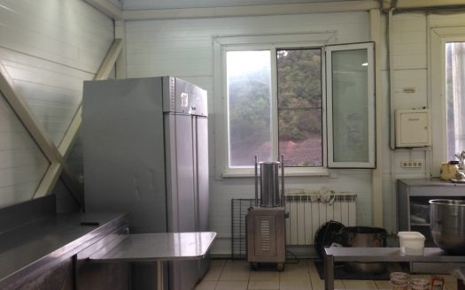 17 магазинов и цех переработки мяса г. Шахты